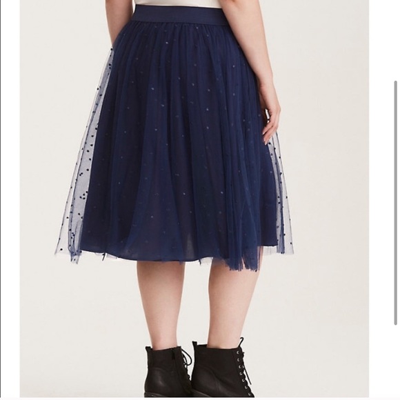 Torrid embroidered blue elastic mesh midi skirt - Picture 3 of 7